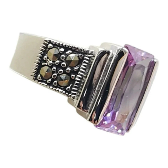 EDCO Radiant Cut Purple Faceted Glass Rhinestone Signet Ring Silver Tone Size 8 - Picture 7 of 7